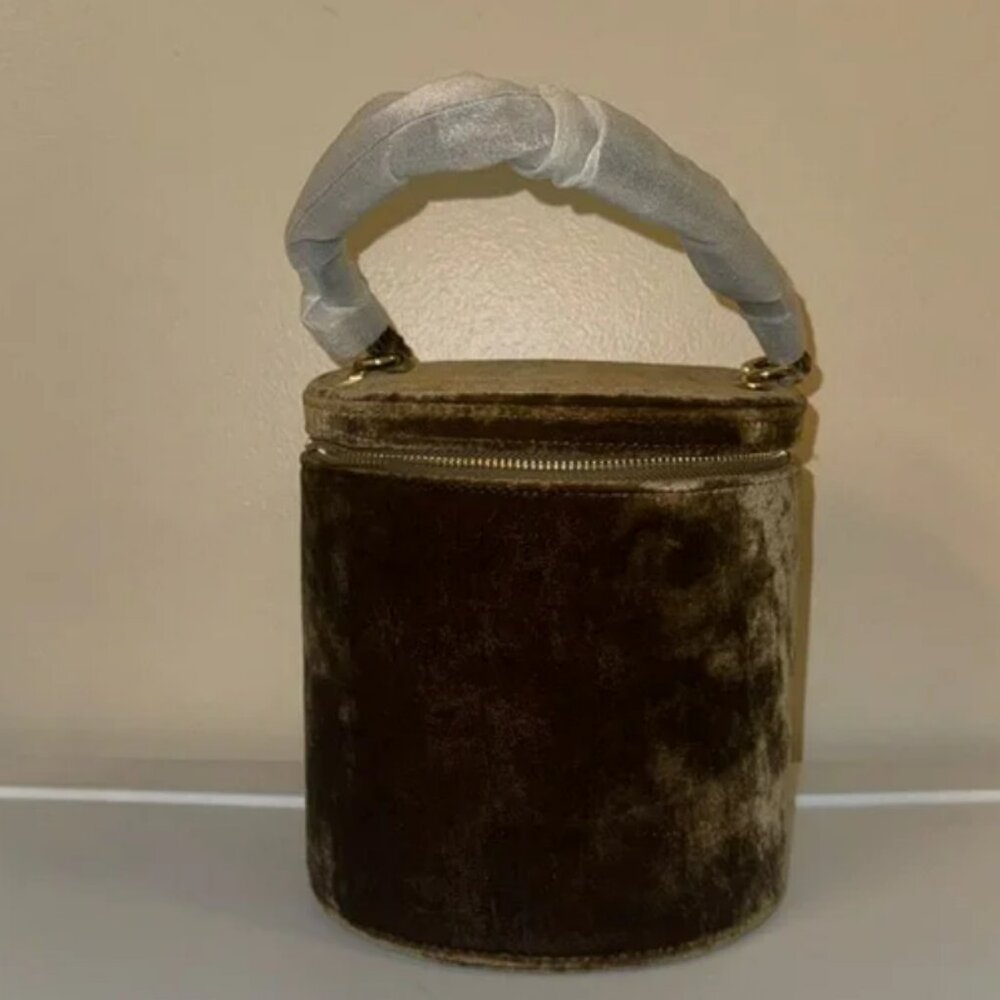 STAUD  Vitti Velvet Bucket Bag IN MOSS GREEN